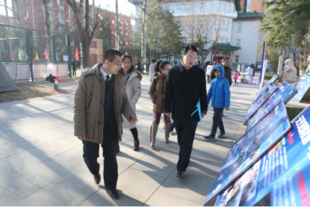 何林書記參觀二十中科普展覽